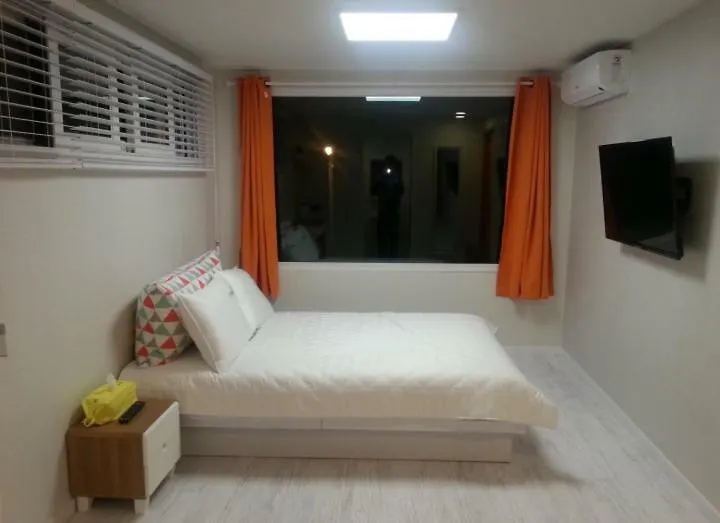 Jjuk Guesthouse Jeju South Korea